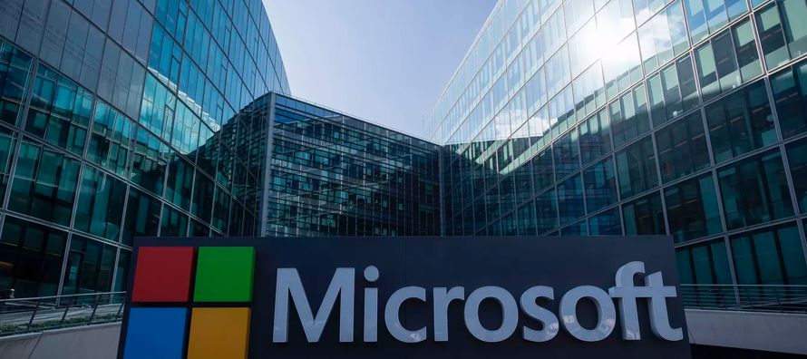 Microsoft ya notificó a algunos empleados acerca de las reducciones, según la fuente....