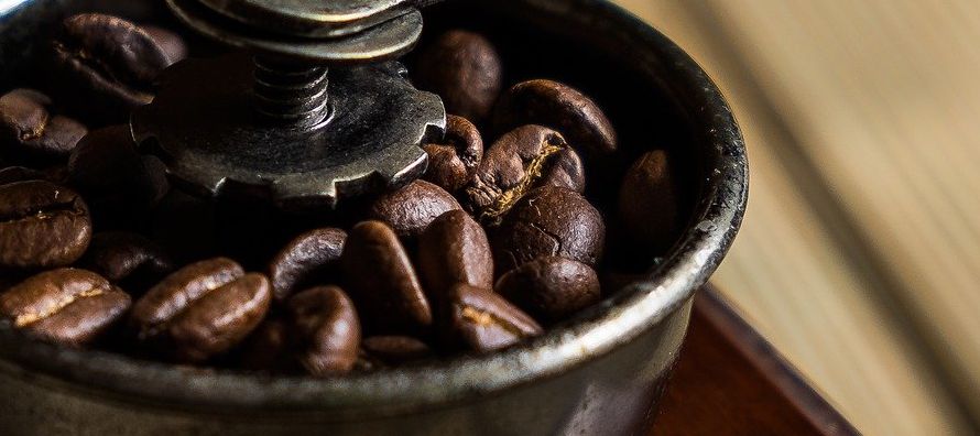 El volumen de café en manos de inversores privados en Brasil a fines de la temporada...