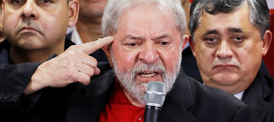 Entre las pruebas que sustentan el fallo contra Lula está un contrato sin firma de un...
