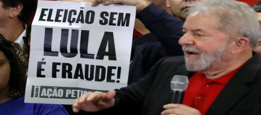 Entre gritos de 'Brasil, urgente, Lula presidente' el que fuera el líder...