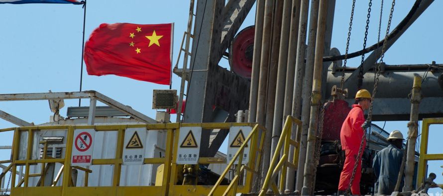 En los primeros seis meses del 2017, China importó 212 millones de toneladas de crudo, u...