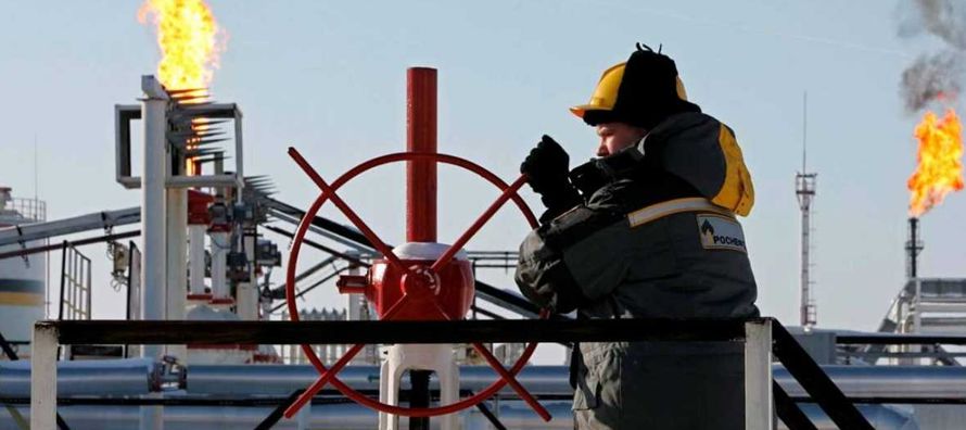 Un acuerdo de la Organización de Países Exportadores de Petróleo con Rusia y...