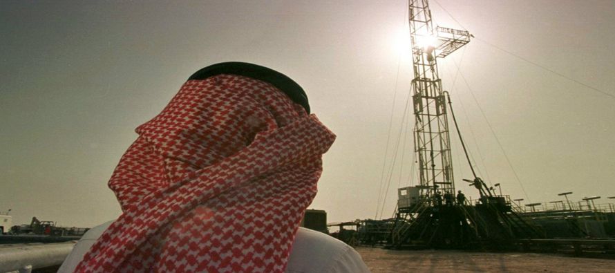 Los inventarios de crudo sauditas bajaron en 5,124 millones de barriles a 258,803 millones de...