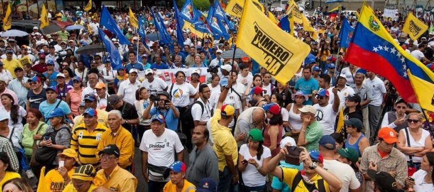 "Estamos en una semana decisiva para lo que va a pasar en el resto del Siglo XXI venezolano:...