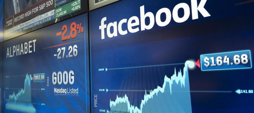 Las acciones de Facebook Inc podrían subir un 16 por ciento, hasta los 200 dólares,...