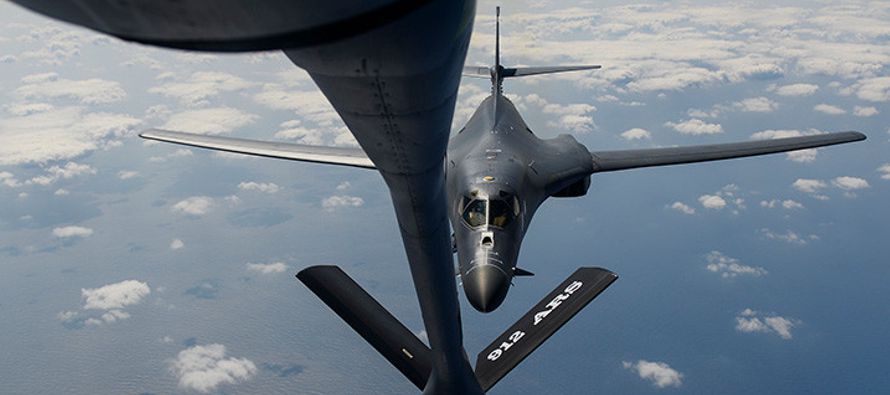 El comunicado de PACAF precisa que dos aviones norteamericanos B-1B Lancer asignados al 37.º...