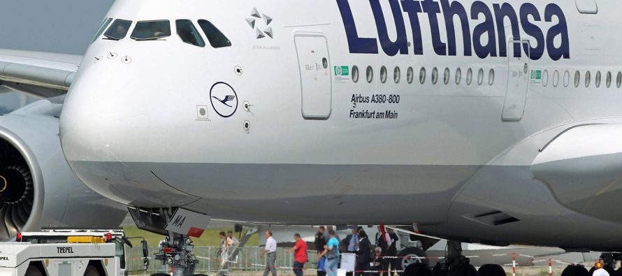 Etihad, propietario de casi el 30 por ciento de Air Berlin, dijo que el negocio de la...