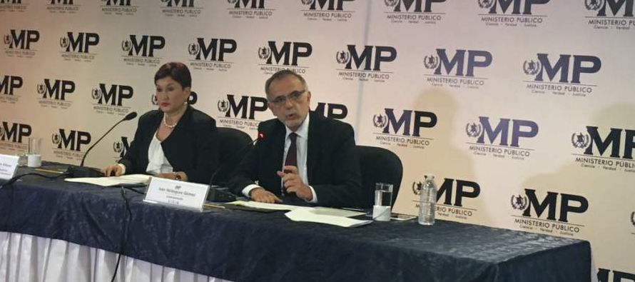 Un portavoz del gobierno guatemalteco se negó a decir si Morales buscaría la...
