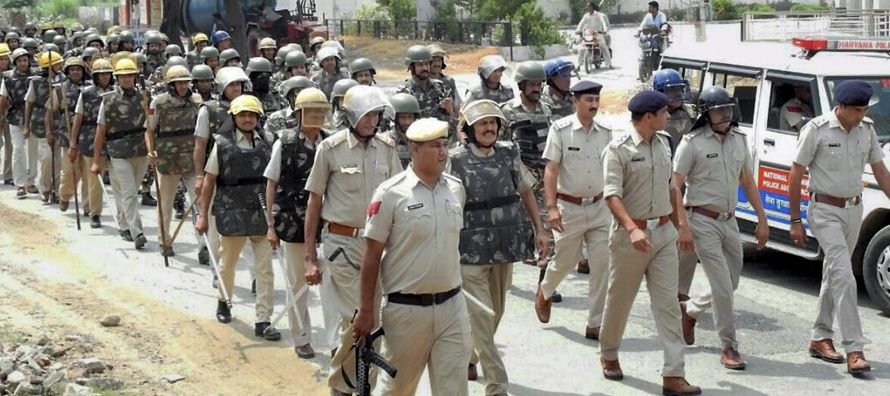 Alrededor de 524 personas fueron arrestadas, de acuerdo a Ram Niwas, alto funcionario de Haryana....