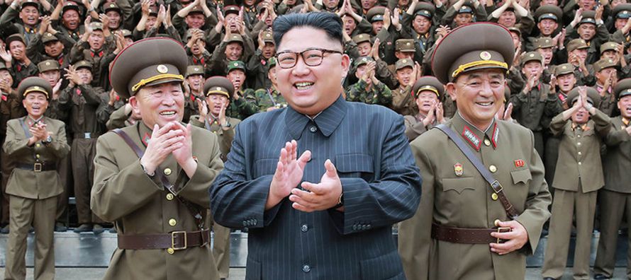 El experto explica en un artículo que el líder norcoreano, Kim Jong-un, está...