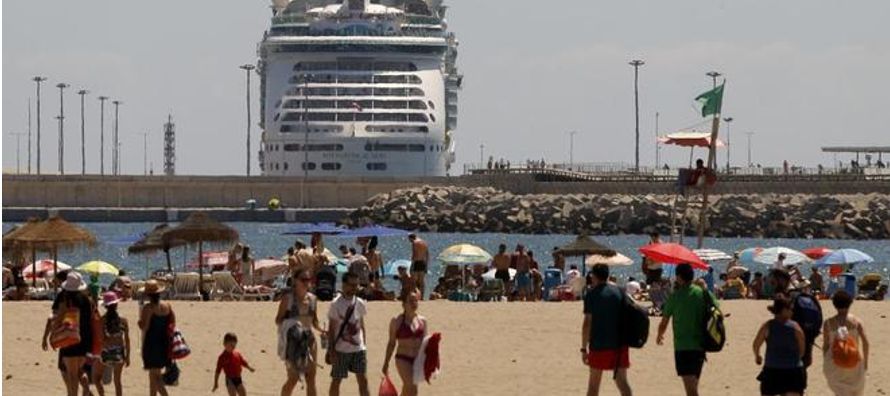 Casi 6,3 millones de los extranjeros escogieron en julio un establecimiento hotelero para pasar sus...