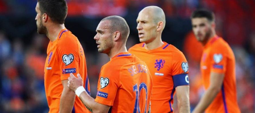 La selección holandesa de fútbol se hundió aún más en sus...