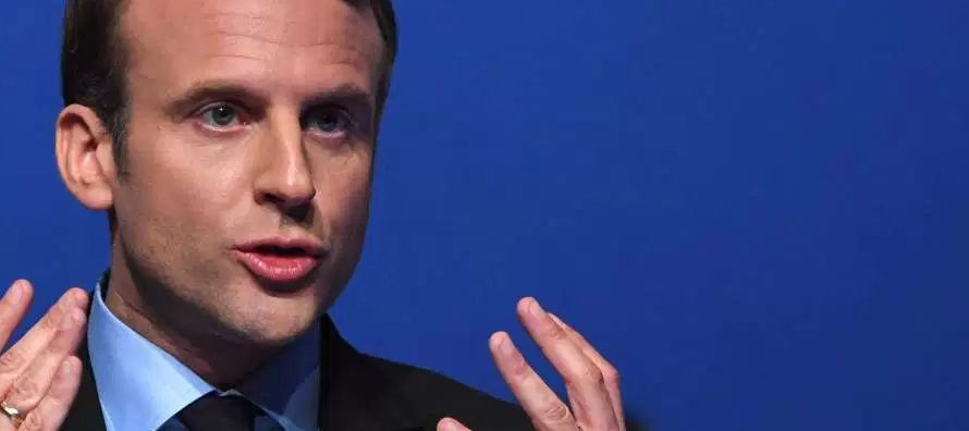 En este momento, Macron logra una popularidad del 12 por ciento entre los partidarios de la...