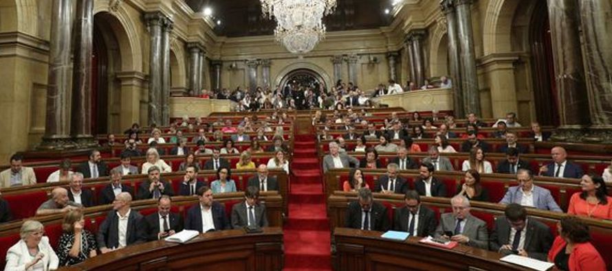 El Gobierno catalán sostiene que una norma aprobada por la cámara regional le...