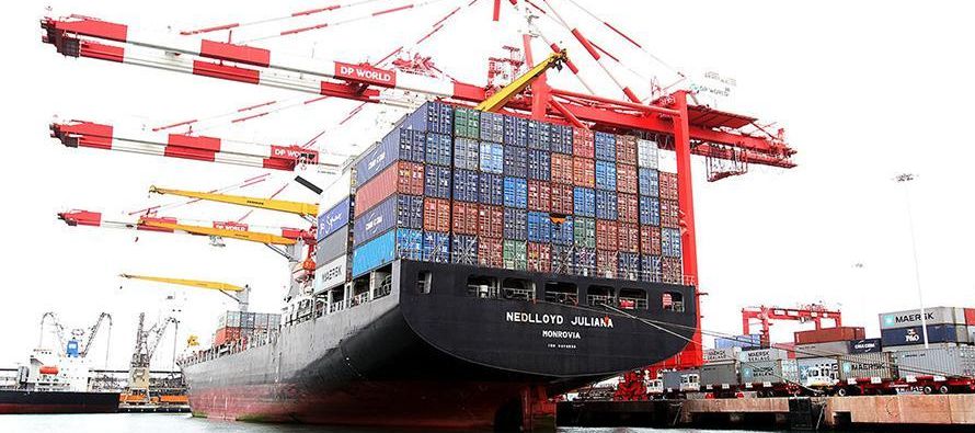 Analistas encuestados por Reuters esperaban que las exportaciones chinas aumentaran un 6,0 por...