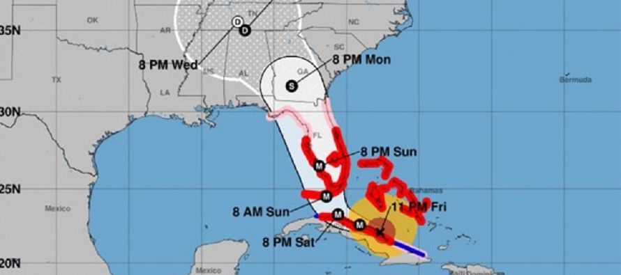El Centro Nacional de Huracanes dijo que Irma sigue siendo 