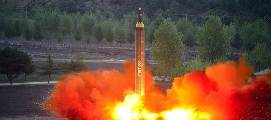 Pionyang confirma que el viernes lanzó un misil balístico Hwasong-12. Una...