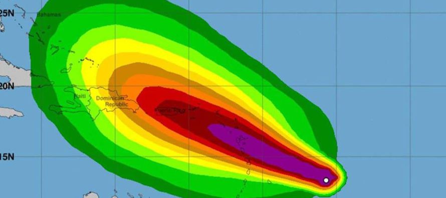 "Todo Puerto Rico va a sentir condiciones huracanadas", ha advertido Rosselló, que...