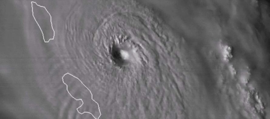 Los huracanes de categoría 5 pueden destruir por completo casas y centros comerciales,...