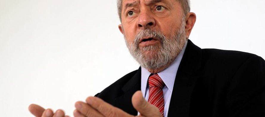 Lula está acusado en al menos cinco casos de corrupción y fue declarado culpable en...