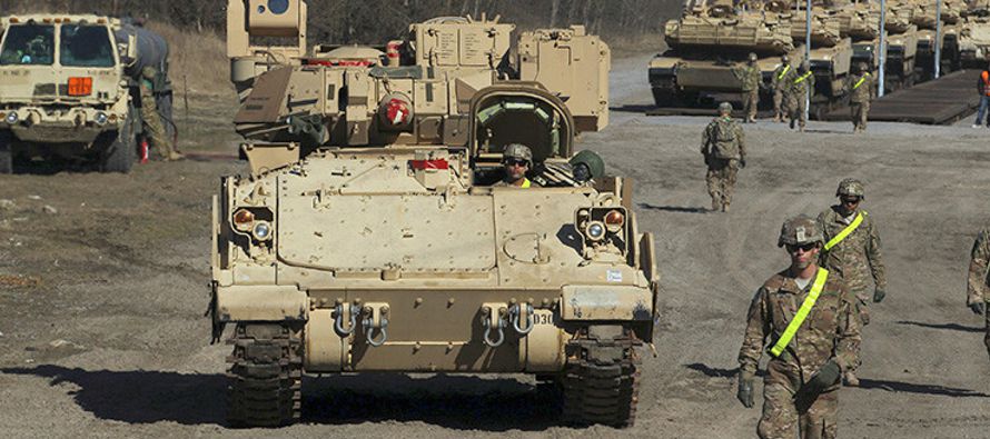 El Ejército de Estados Unidos expandirá sus reservas de equipos militares...