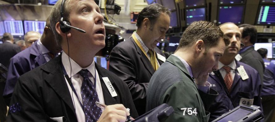 Los principales índices de la bolsa de Nueva York cayeron el jueves, con inversores...