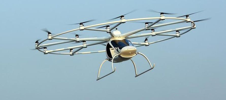 El dron, que funciona sin una guía a control remoto y tiene una duración...