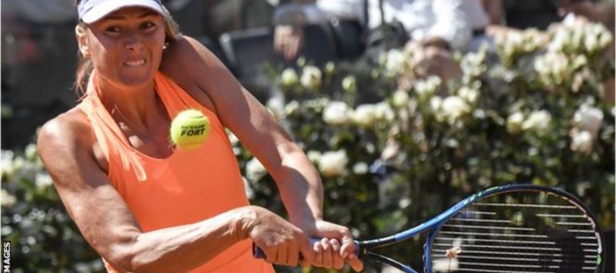 Sharapova, que pretende alcanzar en lo que queda de temporada su primera final desde 2015,...