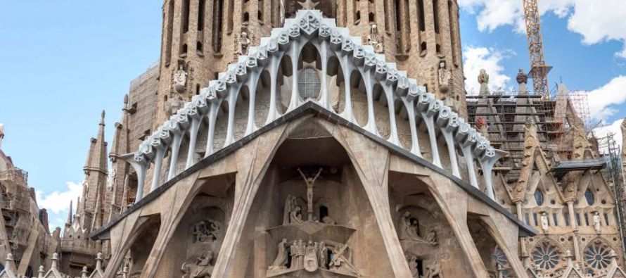 El gobierno catalán busca la mediación de la Iglesia con el gobierno español...