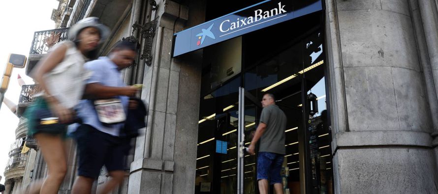 De esta forma, el mayor banco de Cataluña quiere acabar con la inquietud generada entre su...