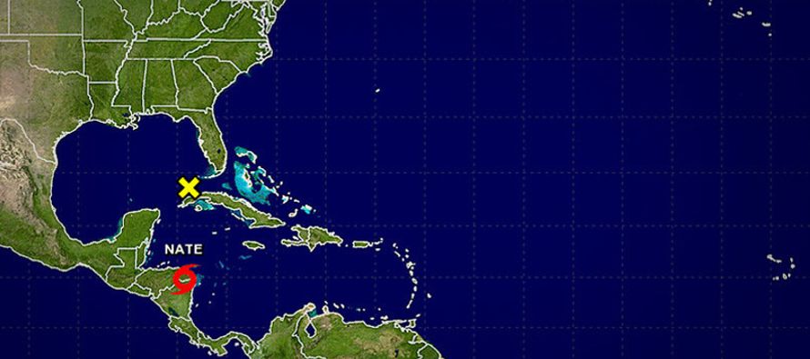 Los últimos pronósticos sitúan el centro de la tormenta al oeste del estado,...