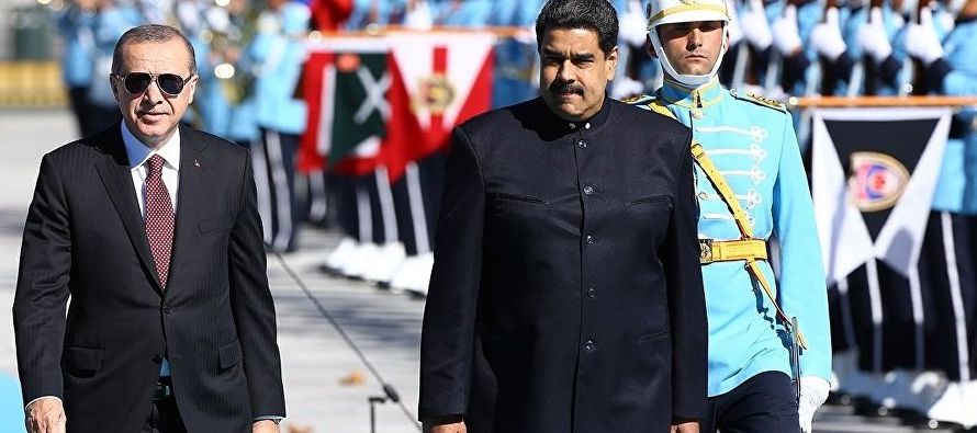 Lo cinco acuerdos firmados por ministros que acompañan a Maduro en su gira -entre ellos el...