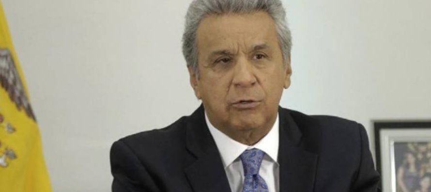 El plan, según Moreno, dará "prioridad a las familias ecuatorianas, sobre todo a...