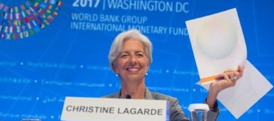 La directora gerente del Fondo, Christine Lagarde, y el titular del Banco, Jim Yong Kim,...