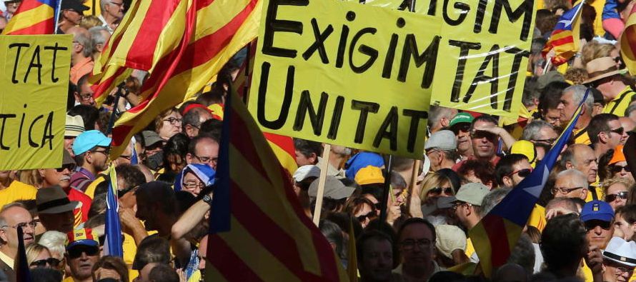 El presidente de la Generalitat, Carles Puigdemont, ha asegurado este jueves en una nueva carta a...