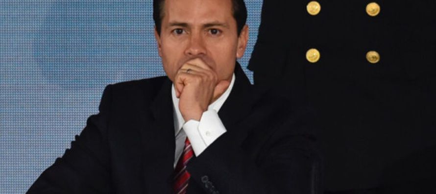 A Osorio Chong le ha sido arrebatado también su Plan B: Ser senador para imitar a Manlio...