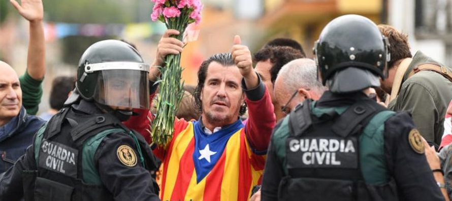 Así, cuando el presidente catalán, Carles Puigdemont, pronunció un ambiguo...