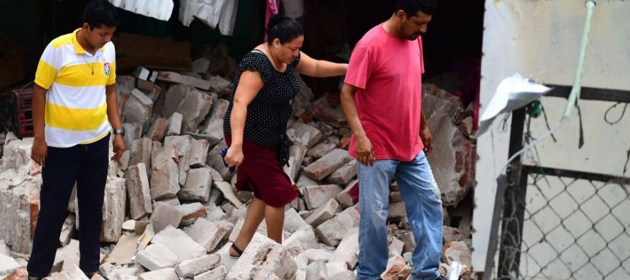 El primer terremoto golpeó sobre todo a la empobrecida región sureste,...
