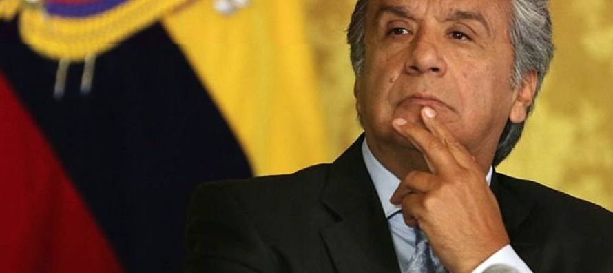 Correa y sus seguidores han cuestionado el llamado del mandatario a una consulta popular para...