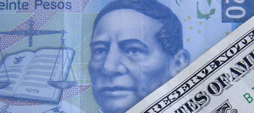 Los analistas consultados por Banco de México (central) elevaron a 18.80 pesos el...