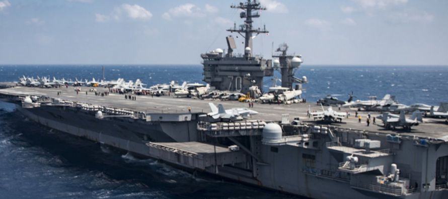 Los navíos de propulsión nuclear USS Ronald Reagan, USS Nimitz y USS Theodore...