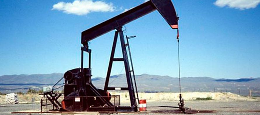 Los precios del petróleo caían el miércoles por cuarta rueda consecutiva por...