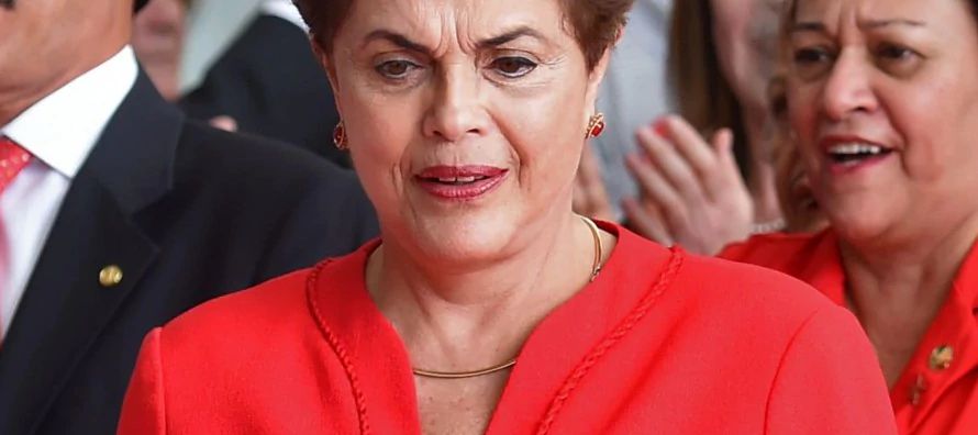 Russeff fue apartada de su cargo en agosto de 2016 por el Senado brasileño por hallarla...