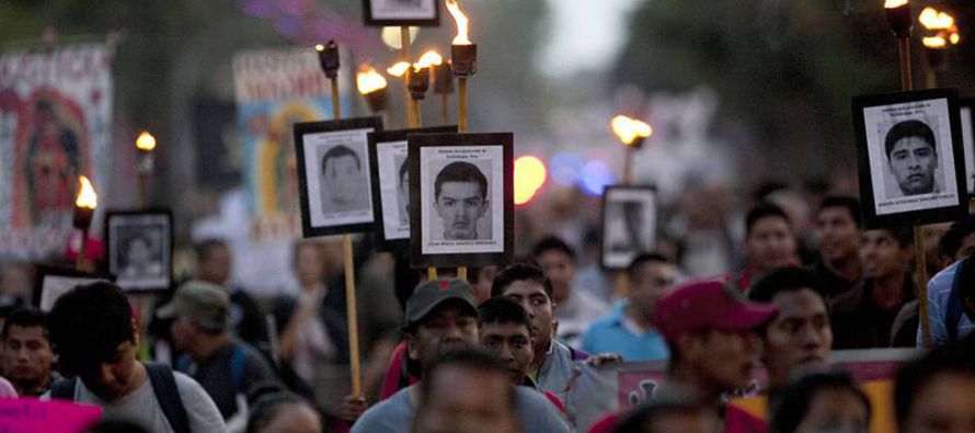La CNDH calificó de arbitraria la detención de once personas en el Zócalo....