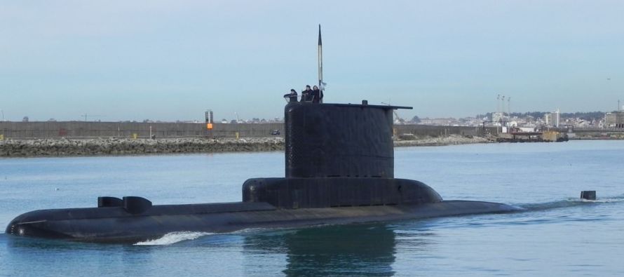 La Armada argentina busca un submarino desaparecido con 44 tripulantes desde el pasado...