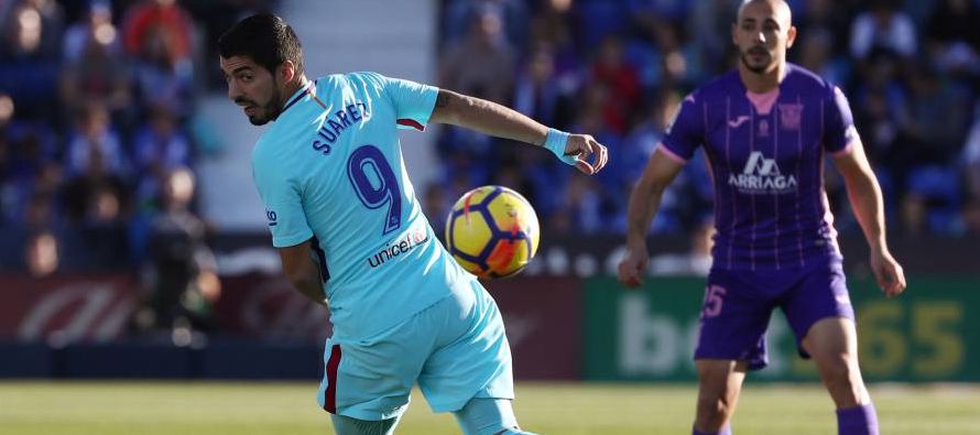 Suárez, quien anotó dos goles contra el Leganés para poner fin a una...