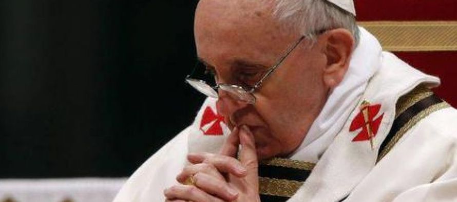 Diferentes voces del país, entre ellas la del cardenal Bo, han pedido a Francisco que se...