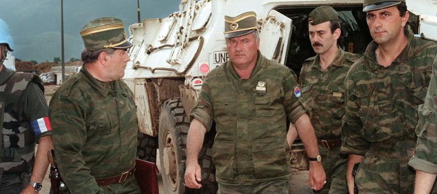 Mladic, conocido como el "carnicero de Bosnia", fue condenado por el genocidio de la...