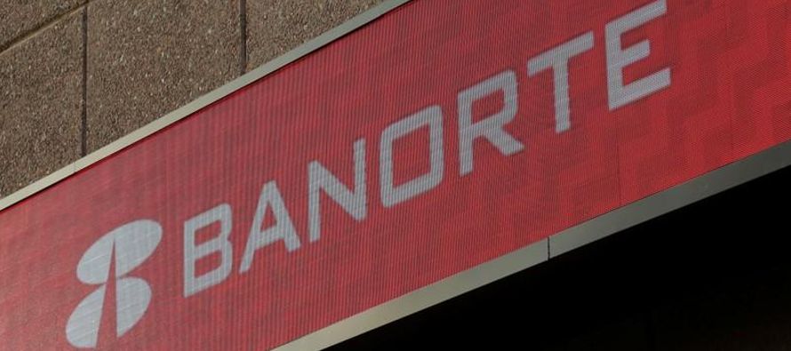 De los accionistas de Banorte, representando 81.26 por ciento del capital social, 71.61 votaron en...