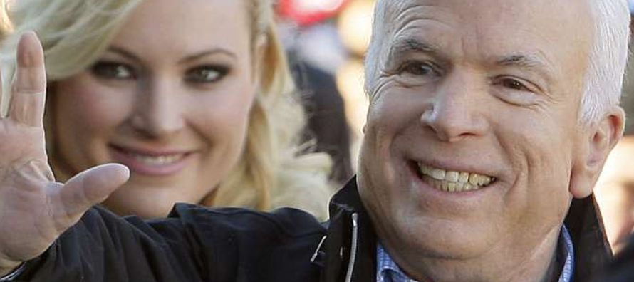 McCain combatió en la guerra de Vietnam, en la que fue prisionero de guerra durante...